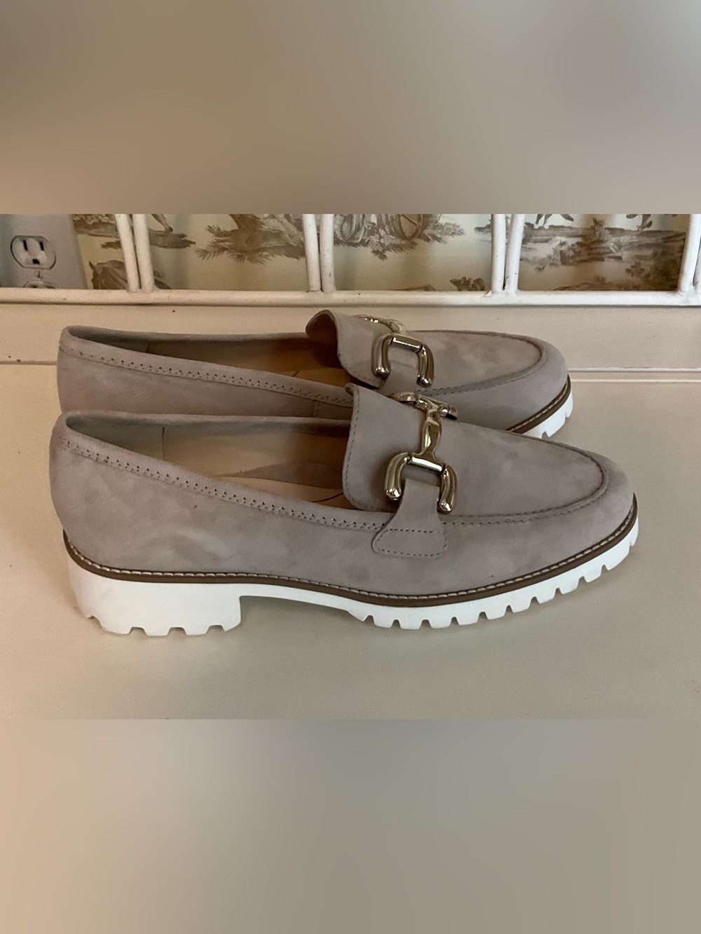 Never worn Ara Kent slip on loafers